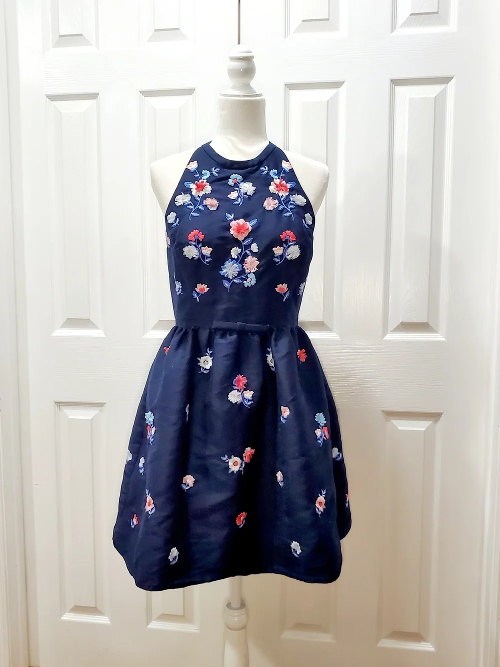 Kate Spade Pom Embroidered Floral Halter Dress Navy Size 8 Wedding Guest Hampton